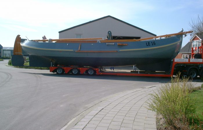 Lemsteraak LE16 op transport
